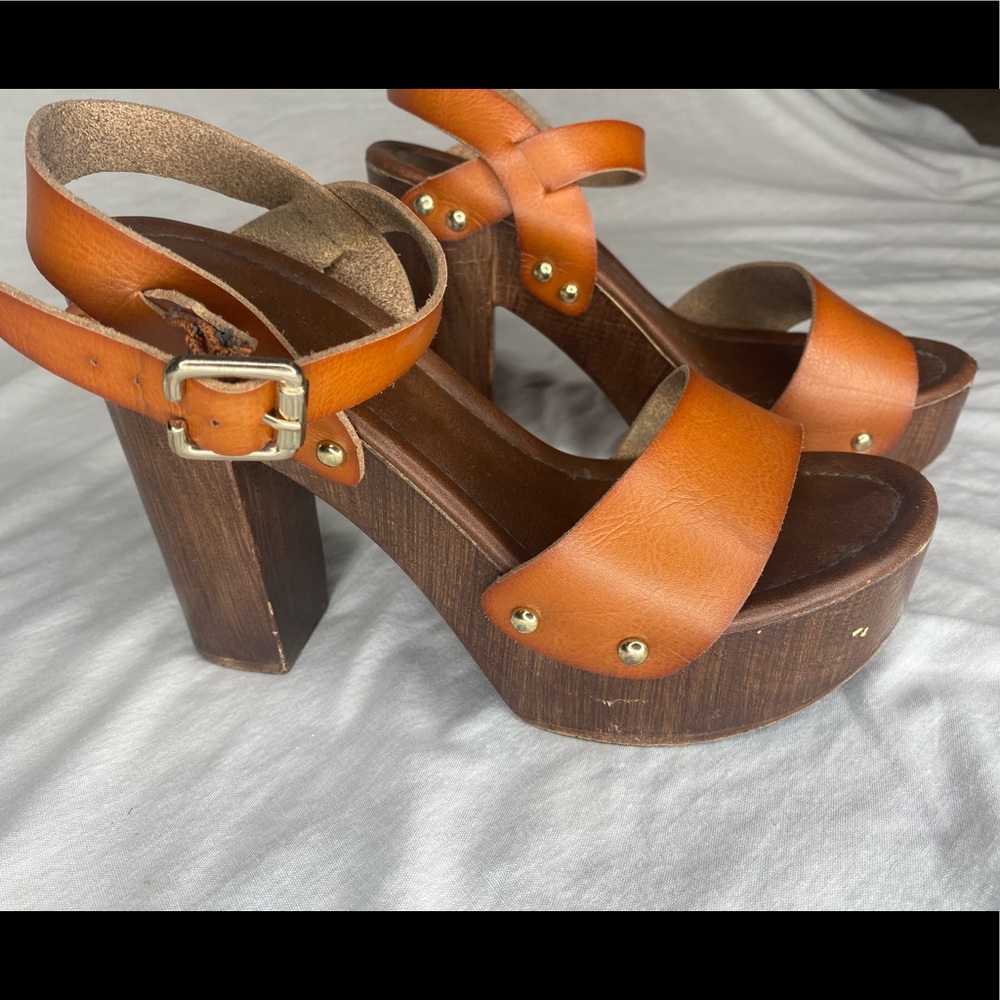 Cognac lightweight heel sandal